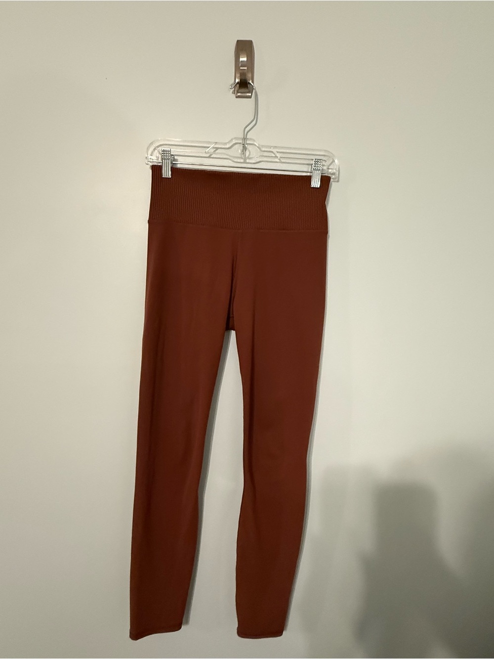 Vuori studio leggin in rust color size small